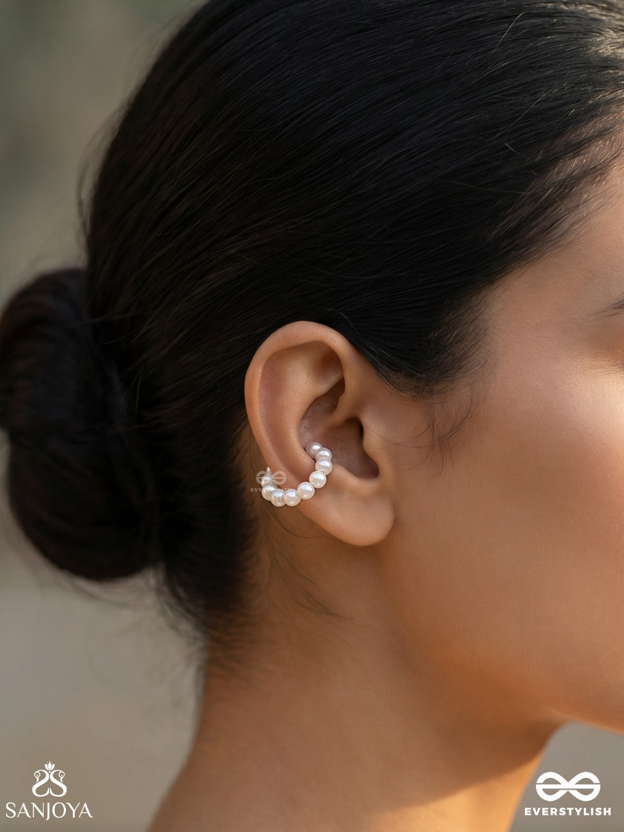 Motilehra – Pearl Wave – Elegant Single Earcuff With A Gold-Tone Open Hoop Form, Lustrous Pearl Detailing And A Soft Classic Finish