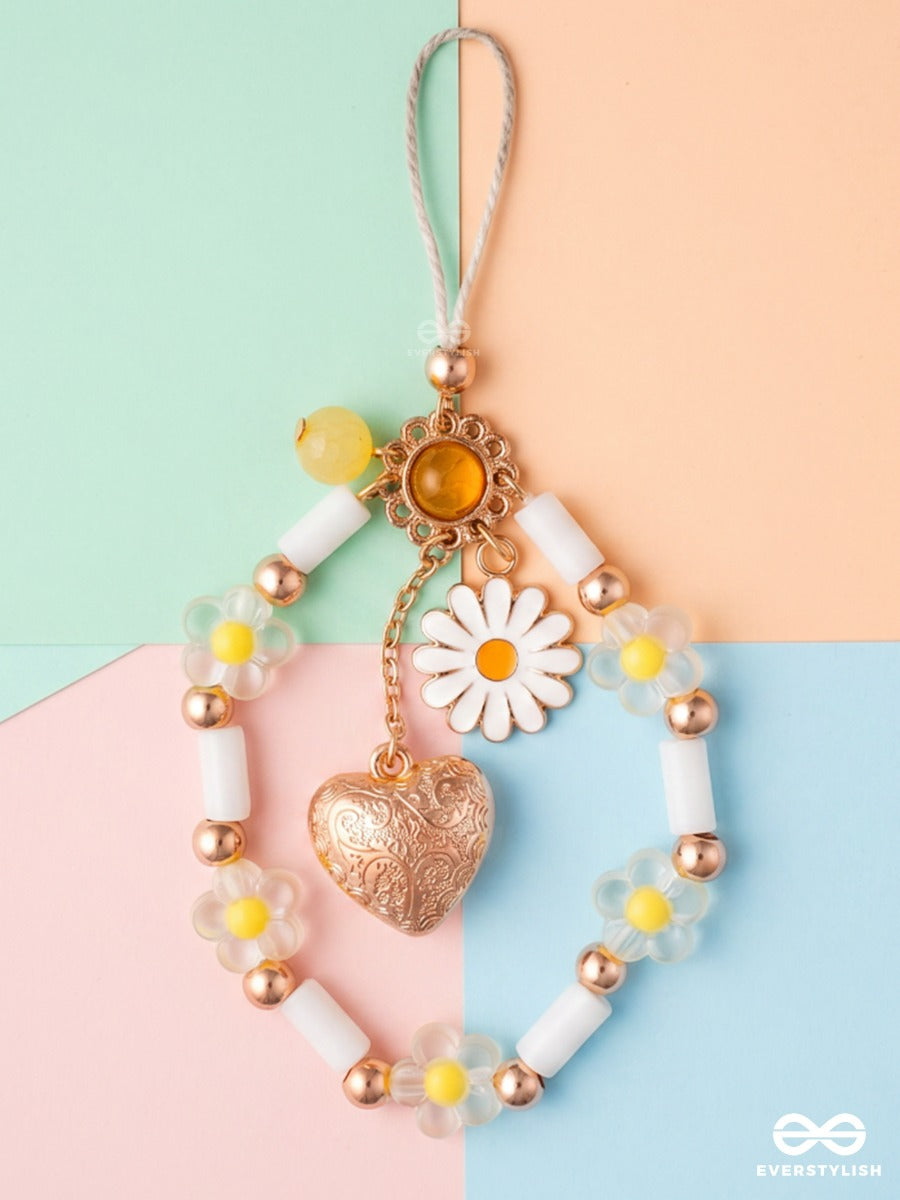 Daisy Darling – Sunny Phone Charm With Heart Details