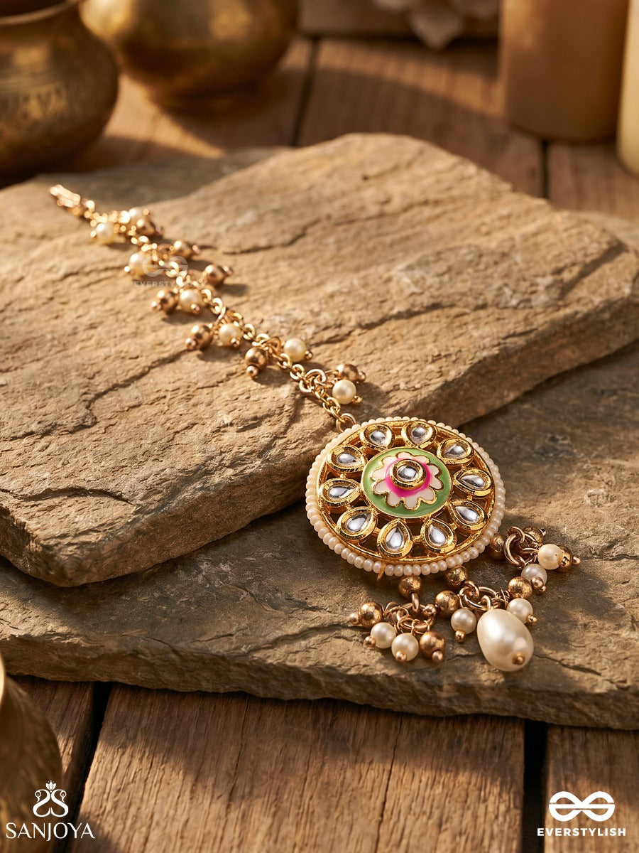 Tarunima - Freshness- Simple Graceful Maangtika With Gemstones, Kundan And Pearls