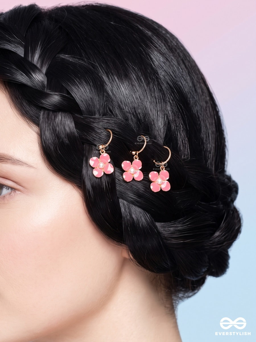 Hibi Kiss – Tropical Flower Hair Accessory Set Of 3 With Coral Enamel Charms And Gold Details