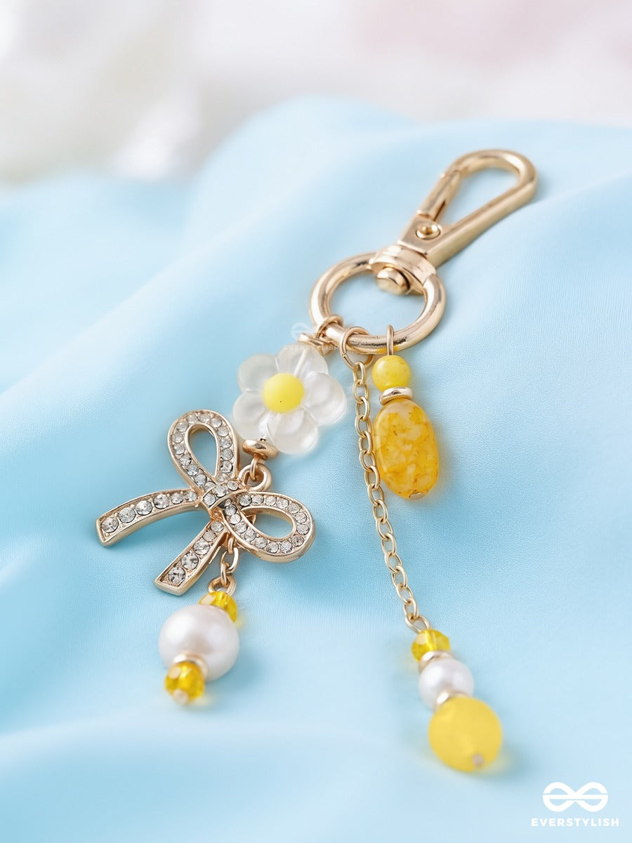 Golden Drift – Dragonfly Bag Charm With Honey Crystal Details