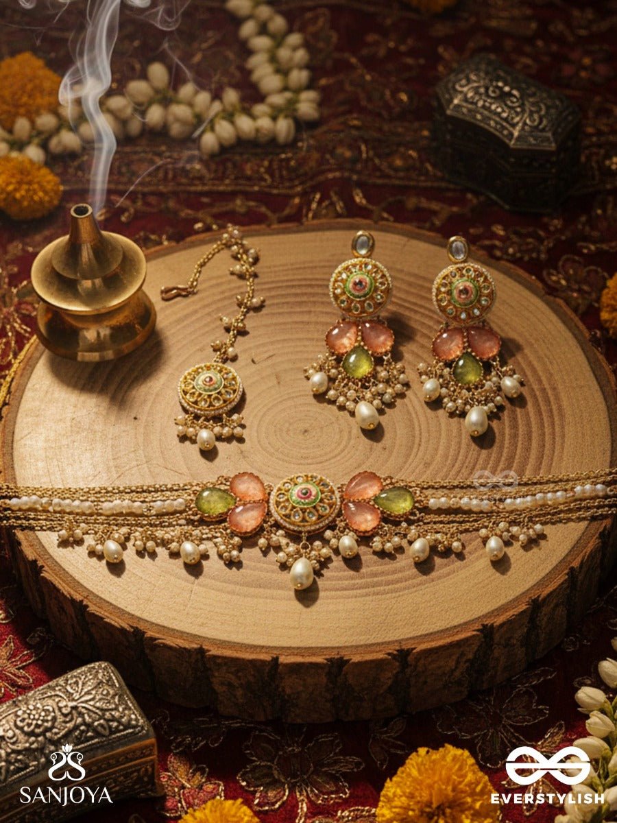 Tarunima - Freshness - Simple Graceful Kundan Set With Neckpiece, Earrings And Maangtika