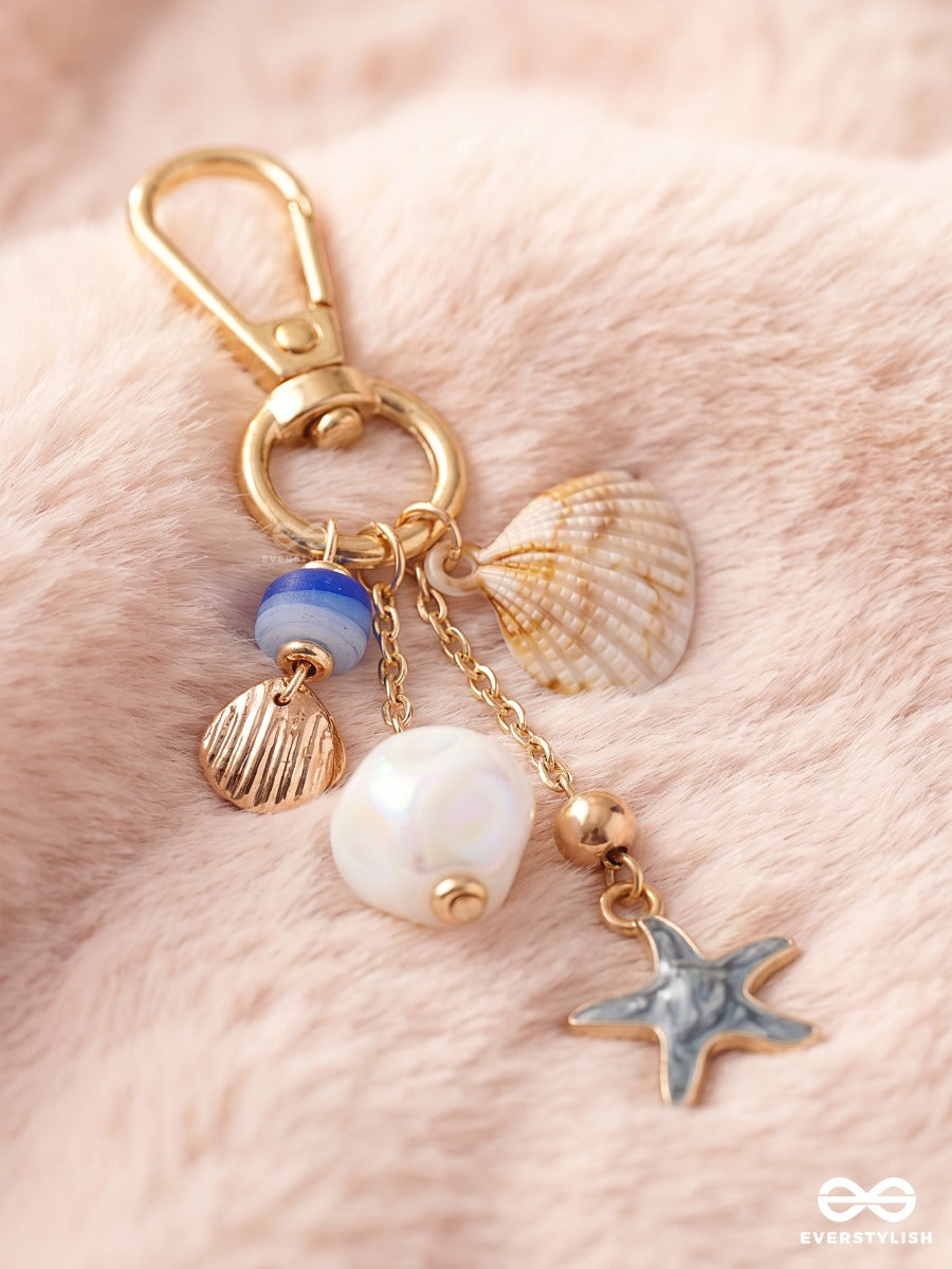 Saltwater Bow – Coastal Bag Charm With Shells, Starfish And Pearl Details