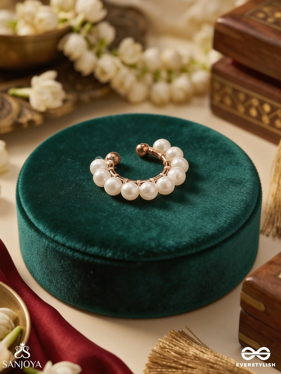 Motilehra – Pearl Wave – Elegant Single Earcuff With A Gold-Tone Open Hoop Form, Lustrous Pearl Detailing And A Soft Classic Finish