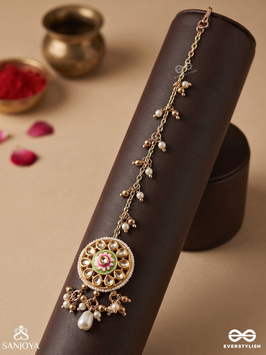 Tarunima - Freshness- Simple Graceful Maangtika With Gemstones, Kundan And Pearls
