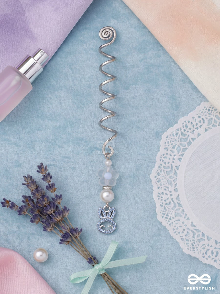 Snowberry – Silver Spiral Braidlet With Icy Blue Beads And Charm Drop