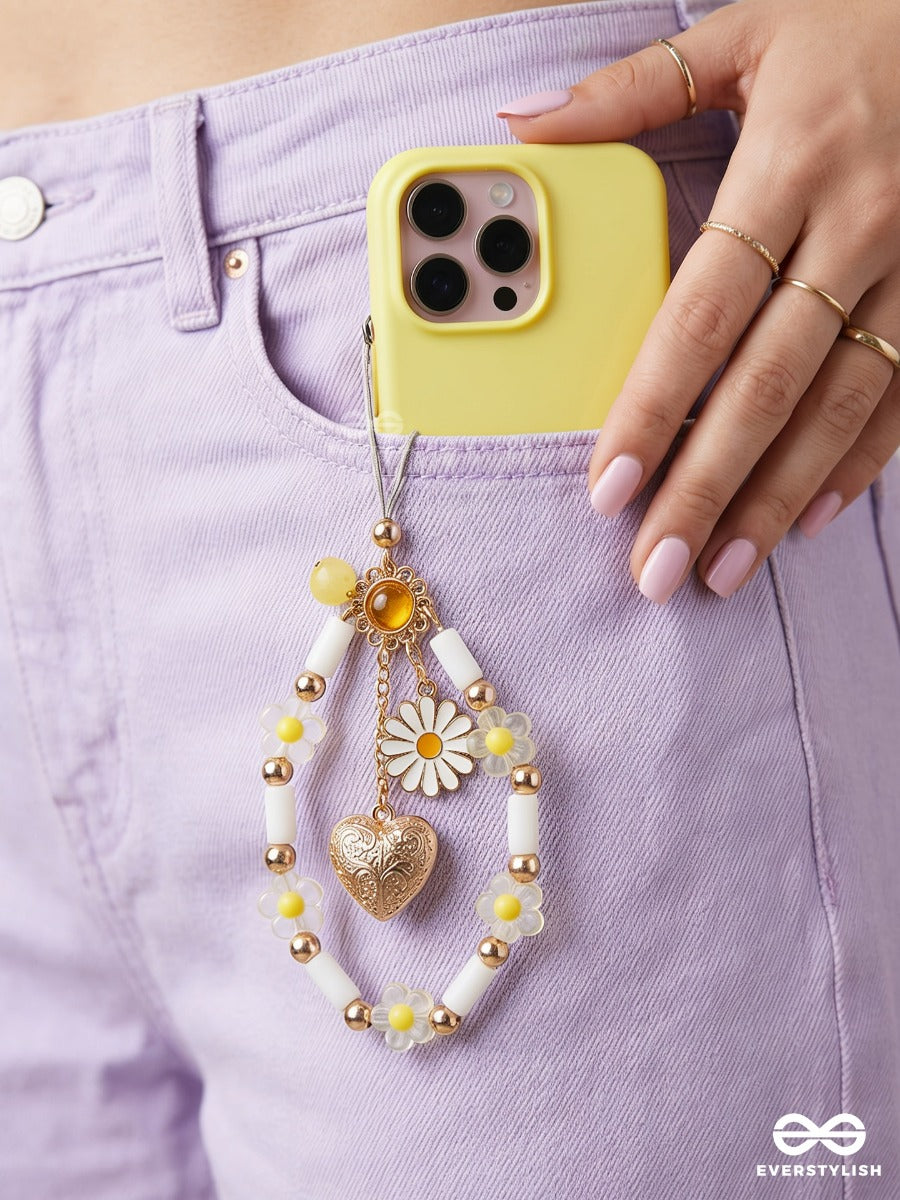 Daisy Darling – Sunny Phone Charm With Heart Details