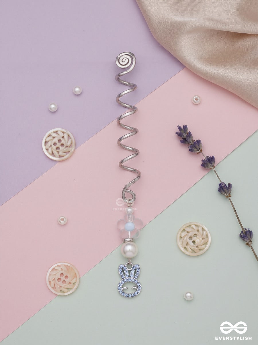 Snowberry – Silver Spiral Braidlet With Icy Blue Beads And Charm Drop
