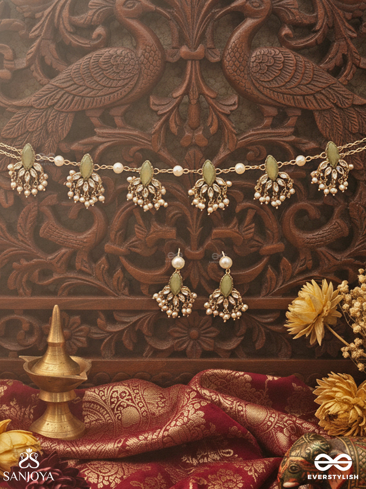 Kshamini - Graceful Lady - Delicate Kundan Set With Neckpiece And Earrings