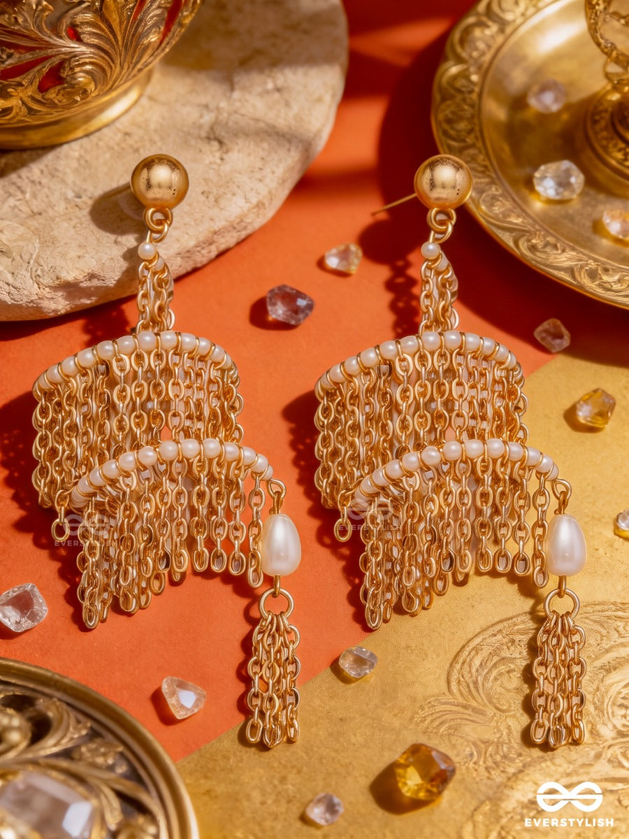 Fringe Noir – Gold Chain Spiral Earring With Pearl Tassel Drops