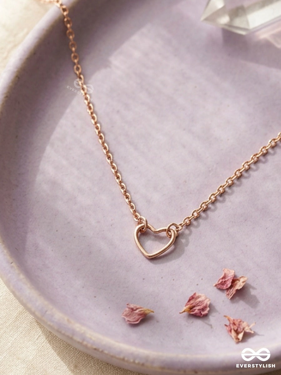 The Little Dainty Heart - Golden Neckpiece With Anti-Tarnish Coating
