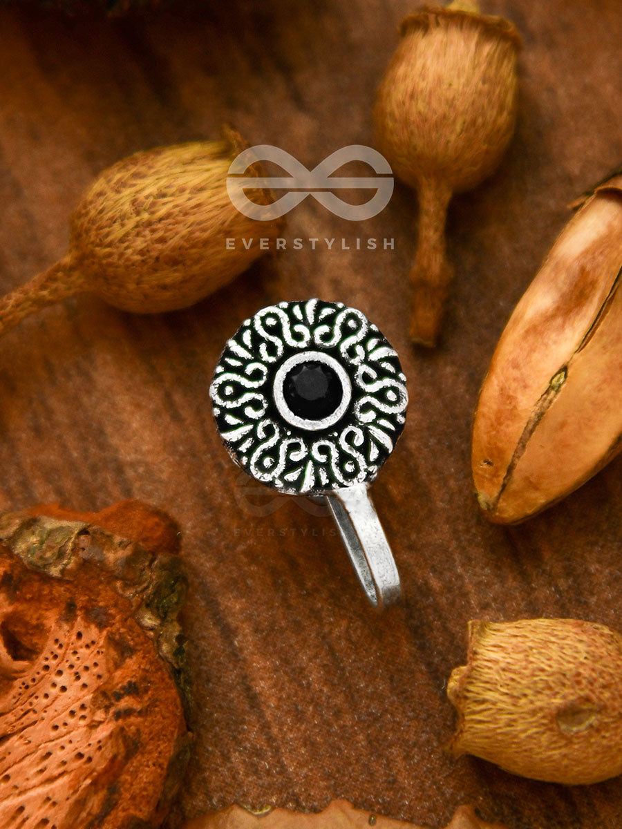 The Noble Motifs - Non-Pierced Boho Nosepin (Onyx Black)