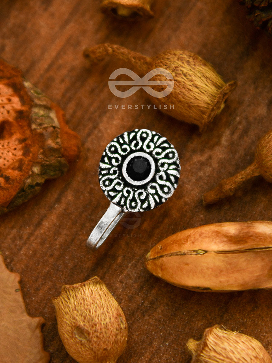 The Noble Motifs - Non-Pierced Boho Nosepin (Onyx Black)