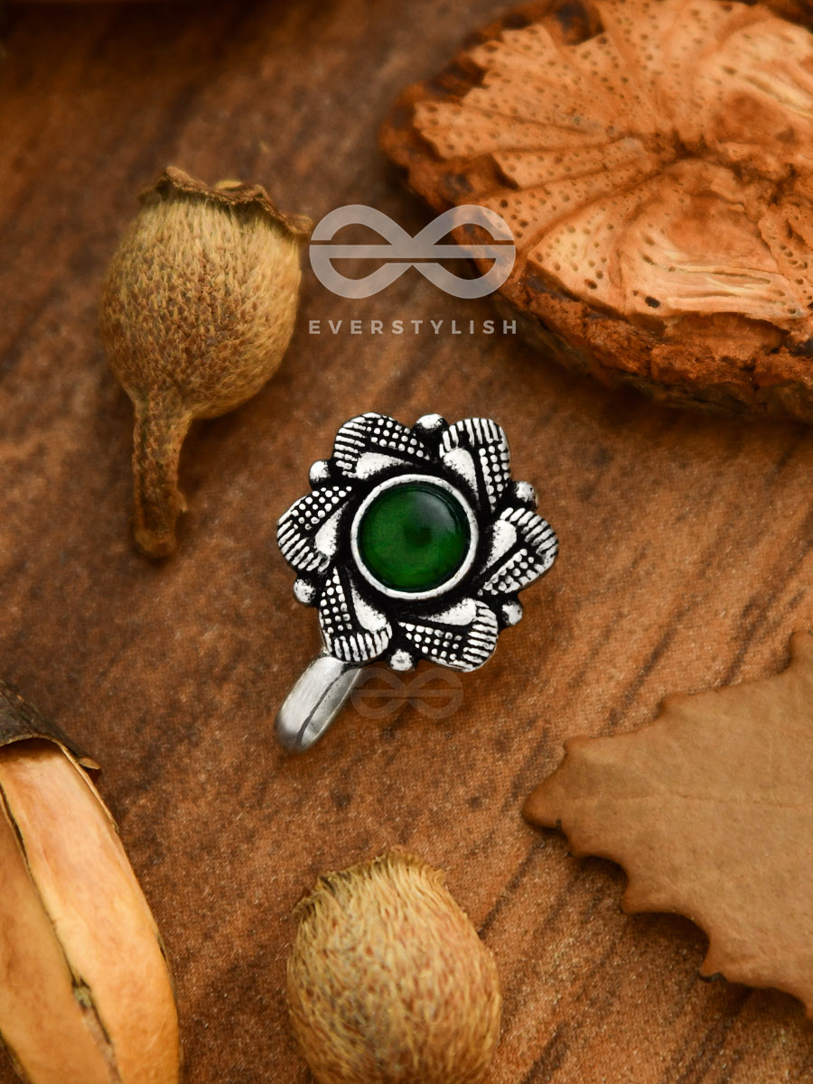 The Aztec Florals - Non-Pierced Statement Nosepin (Green)