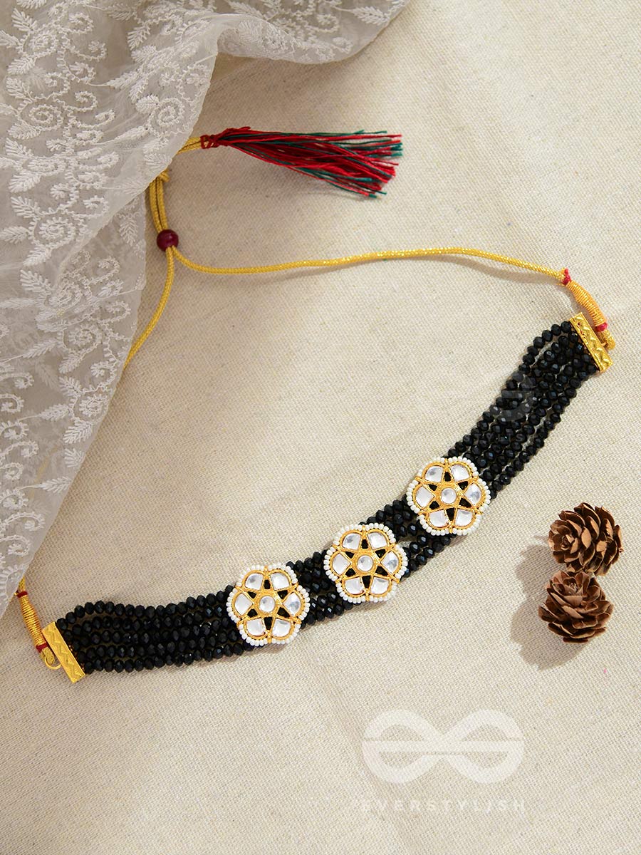 The Classy Elegance - Set Of Statement Choker And Studs (Black)
