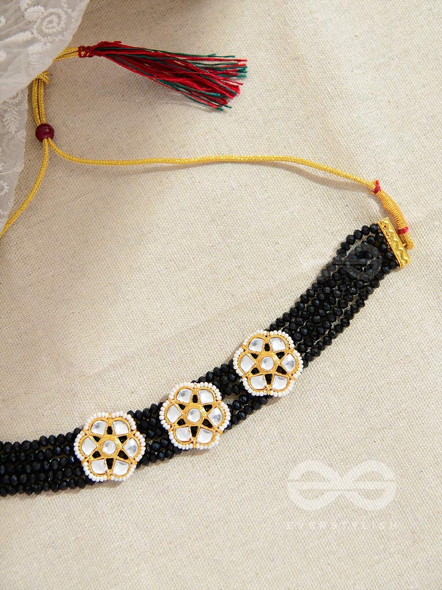 The Classy Elegance - Set Of Statement Choker And Studs (Black)