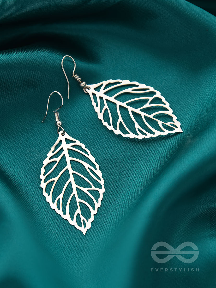 Leaf Me Alone - Casual Silver Danglers