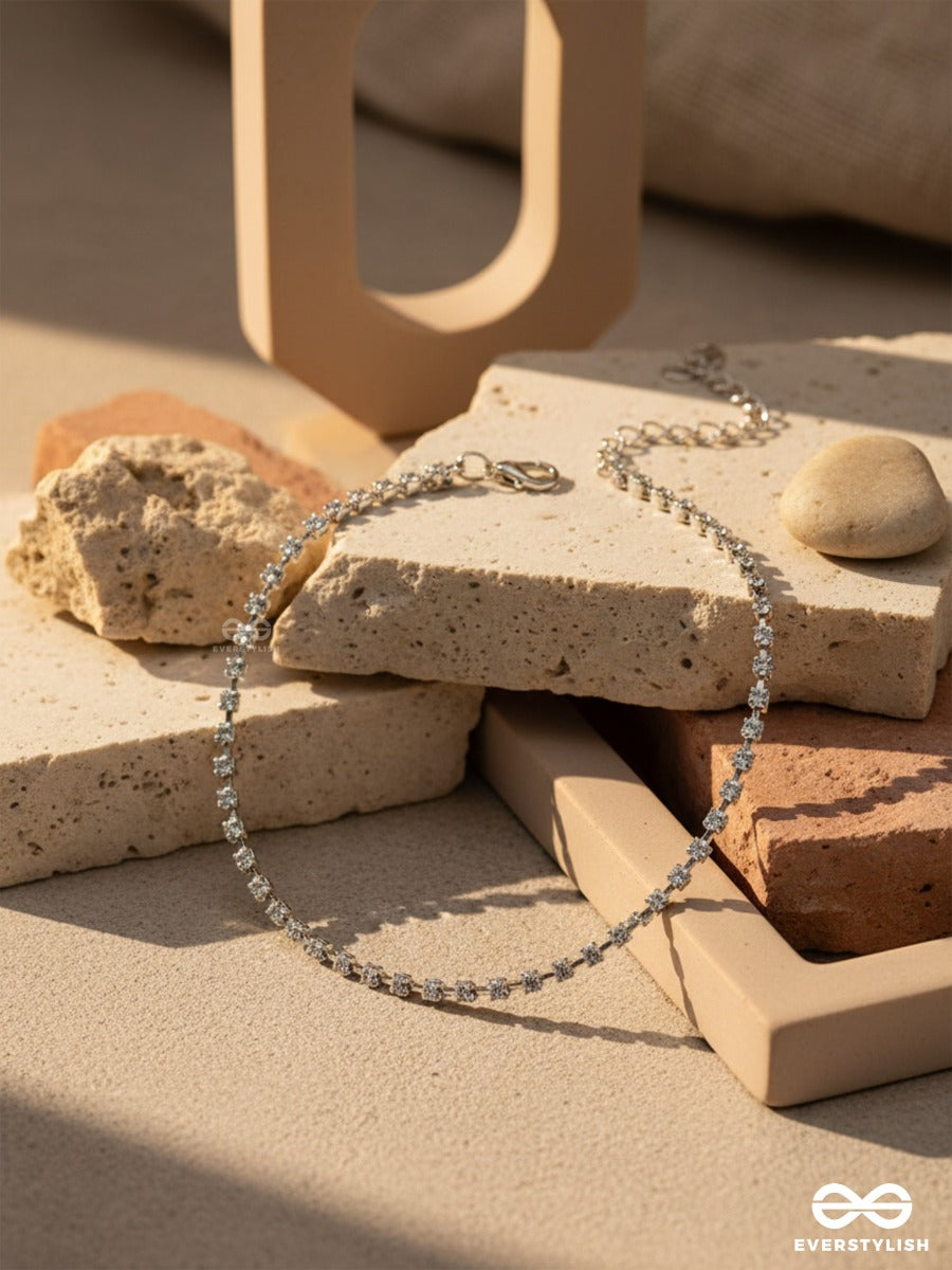 Elegance Around My Neck - Silver Statement Neckpiece