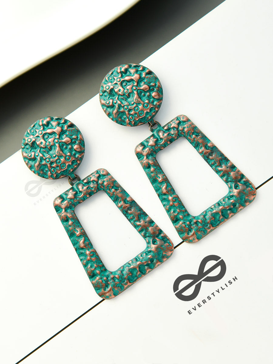 The Geometric Elegance - Molden Gold Finished Statement Earrings