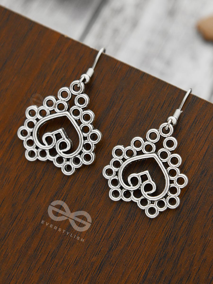 Queen Of Hearts - Tiny Trinket Earrings