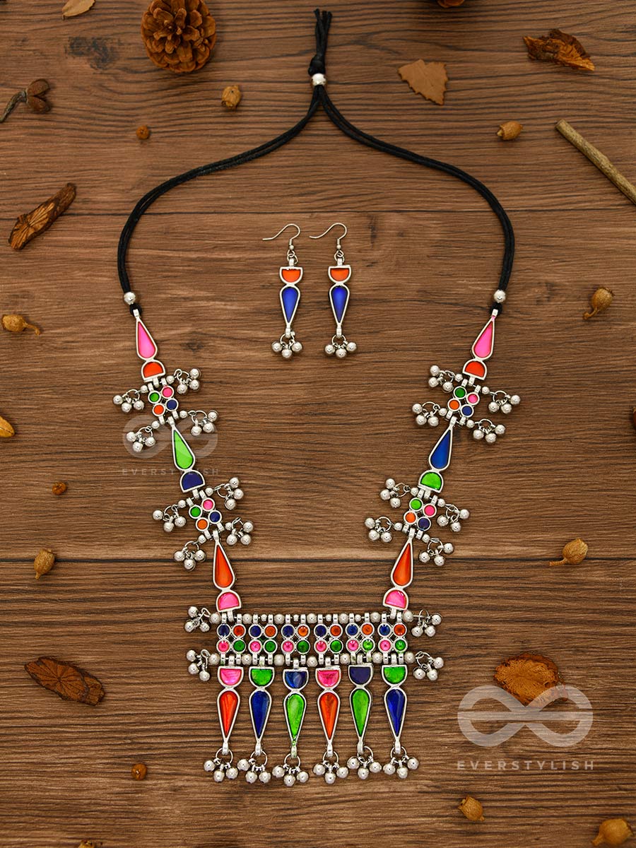 The Bohemian Jaw Droppers - Statement Set Of Meenakari Neckpiece And Earrings (Multicolor)