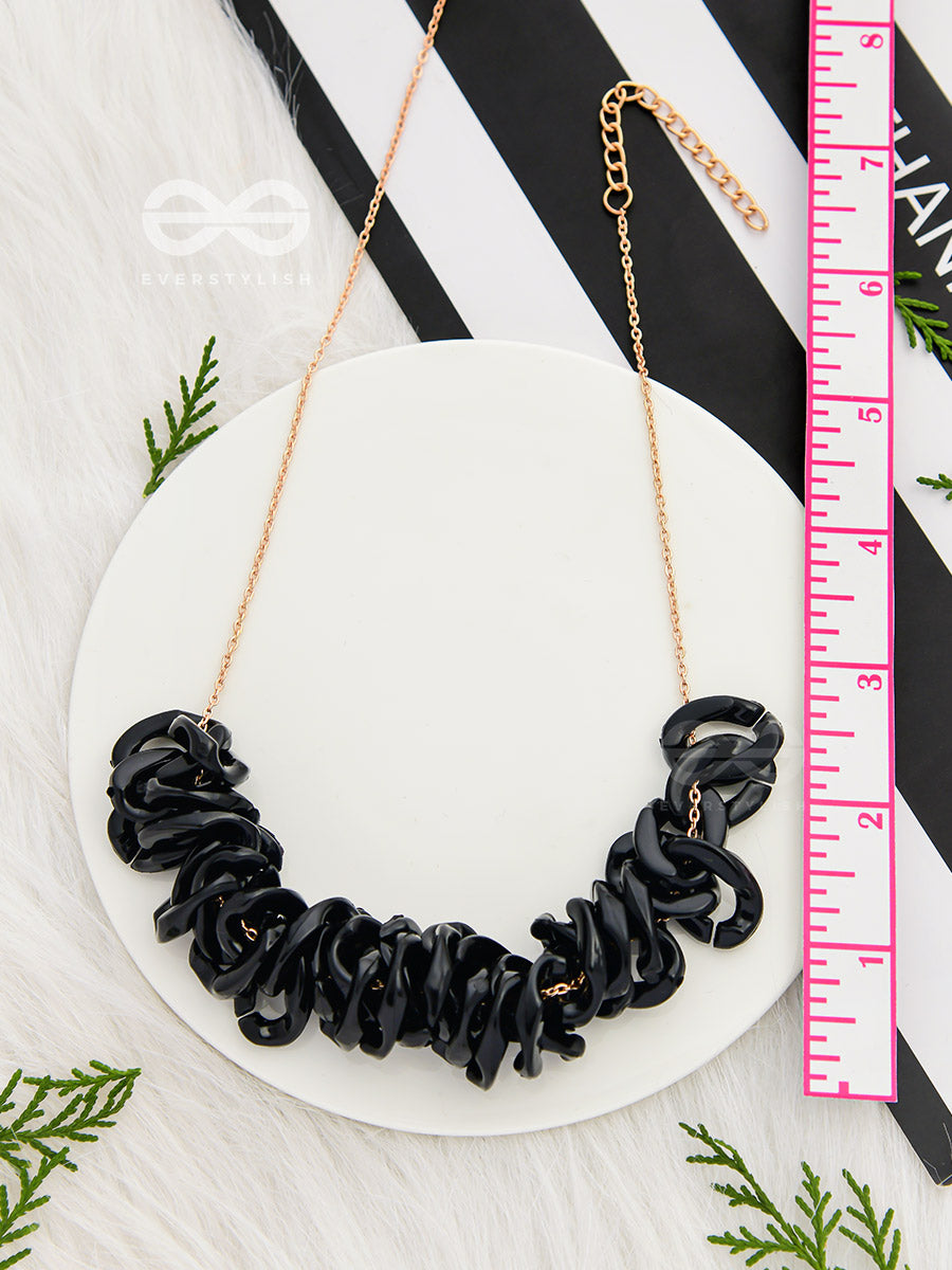A Chunk Of Chic- Golden Statement Neckpiece