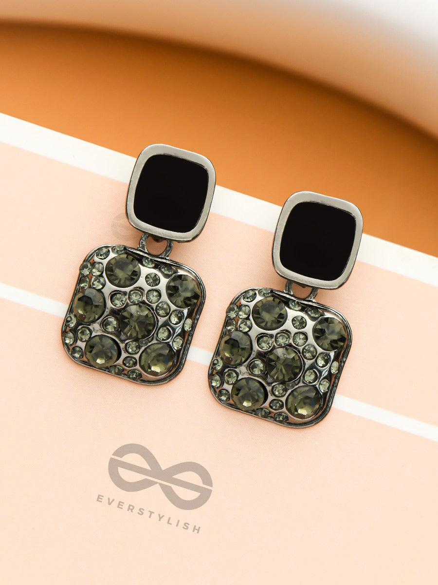 Shimmering Silt- Crystals And Rhinestones Studded Black Earrings