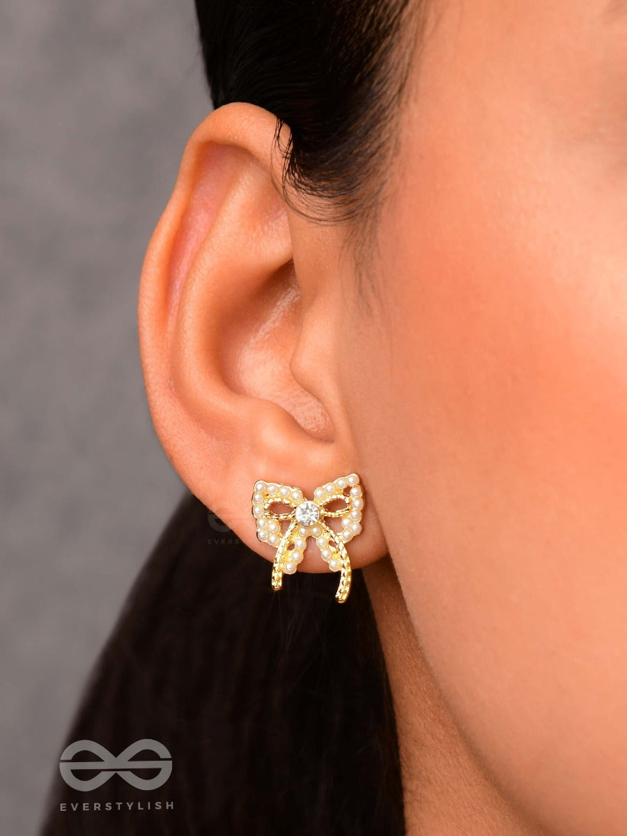 Pearlescent Cravats- Gem Stone And Pearls Studded Golden Earrings