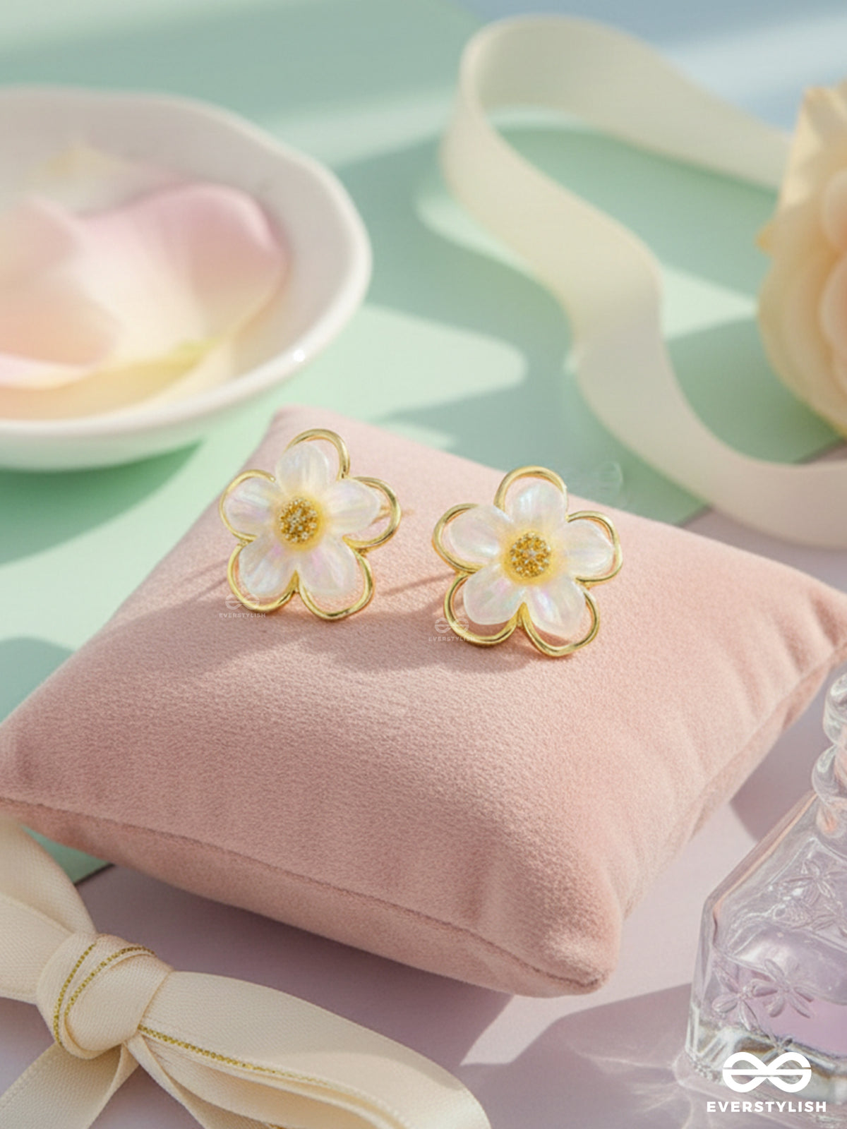 Delightful Daisies- White And Golden Earrings