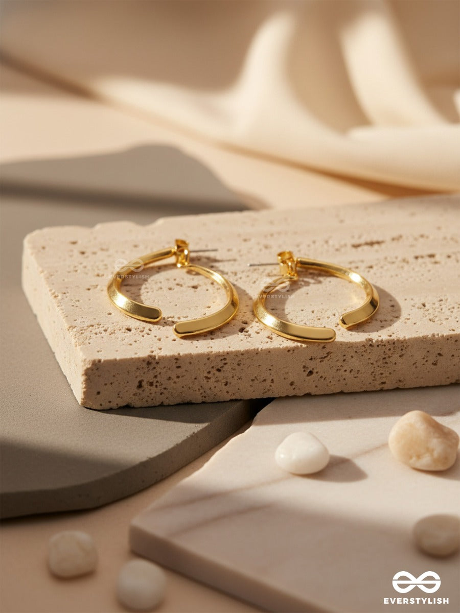 The Broken Bow- Elegant Golden Earrings