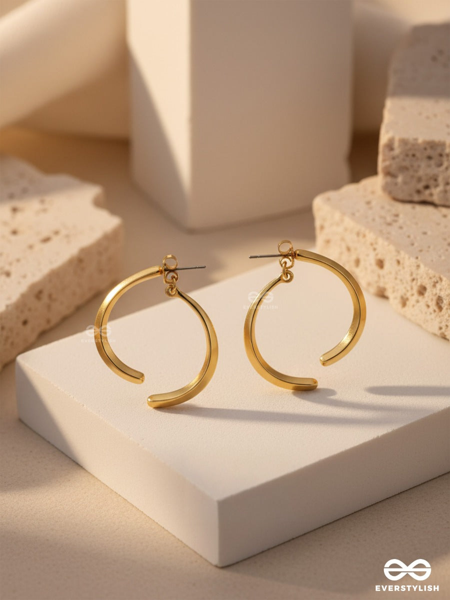 The Broken Bow- Elegant Golden Earrings