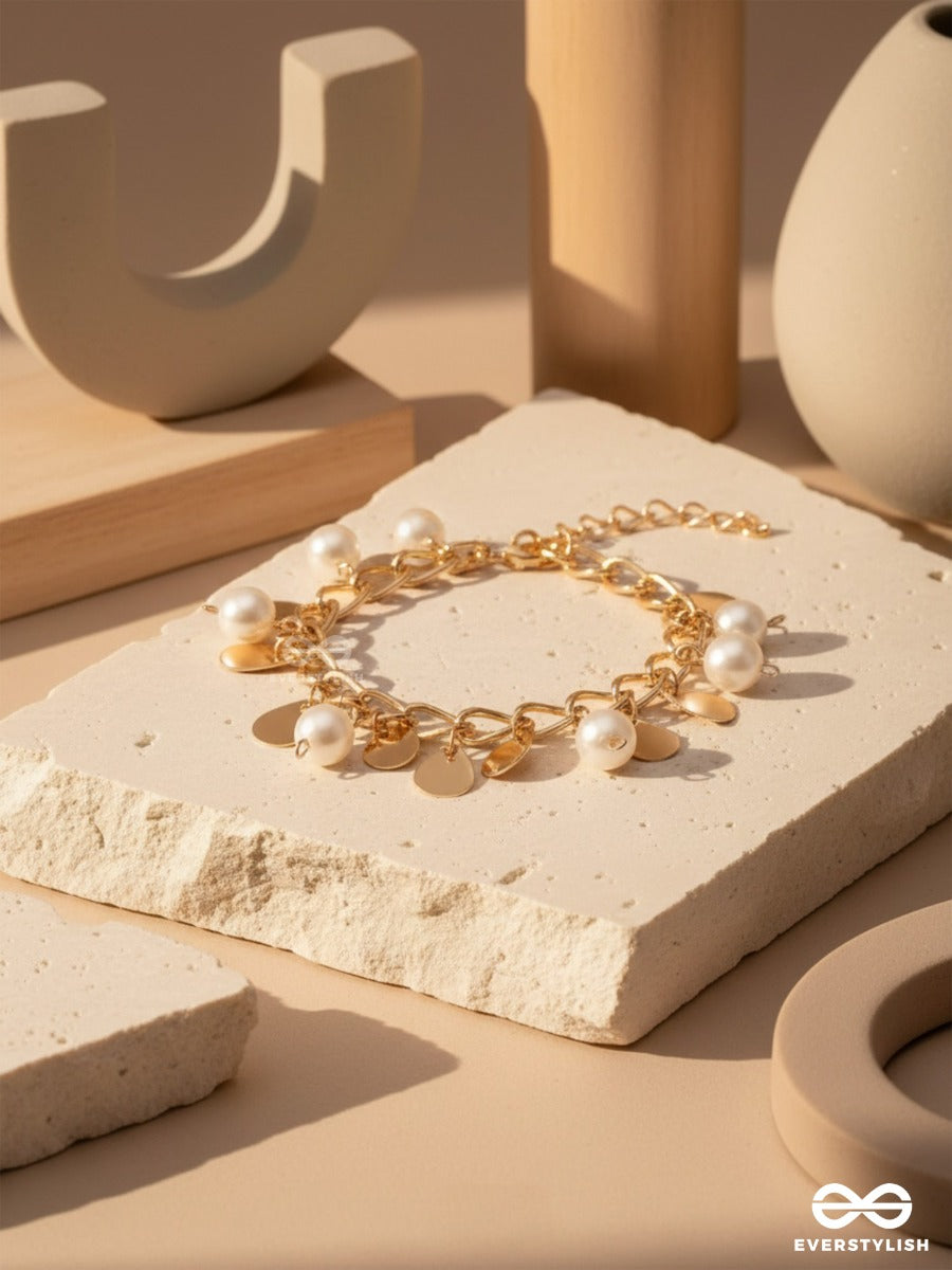 Pearly Rain - Golden Pearl Bracelet