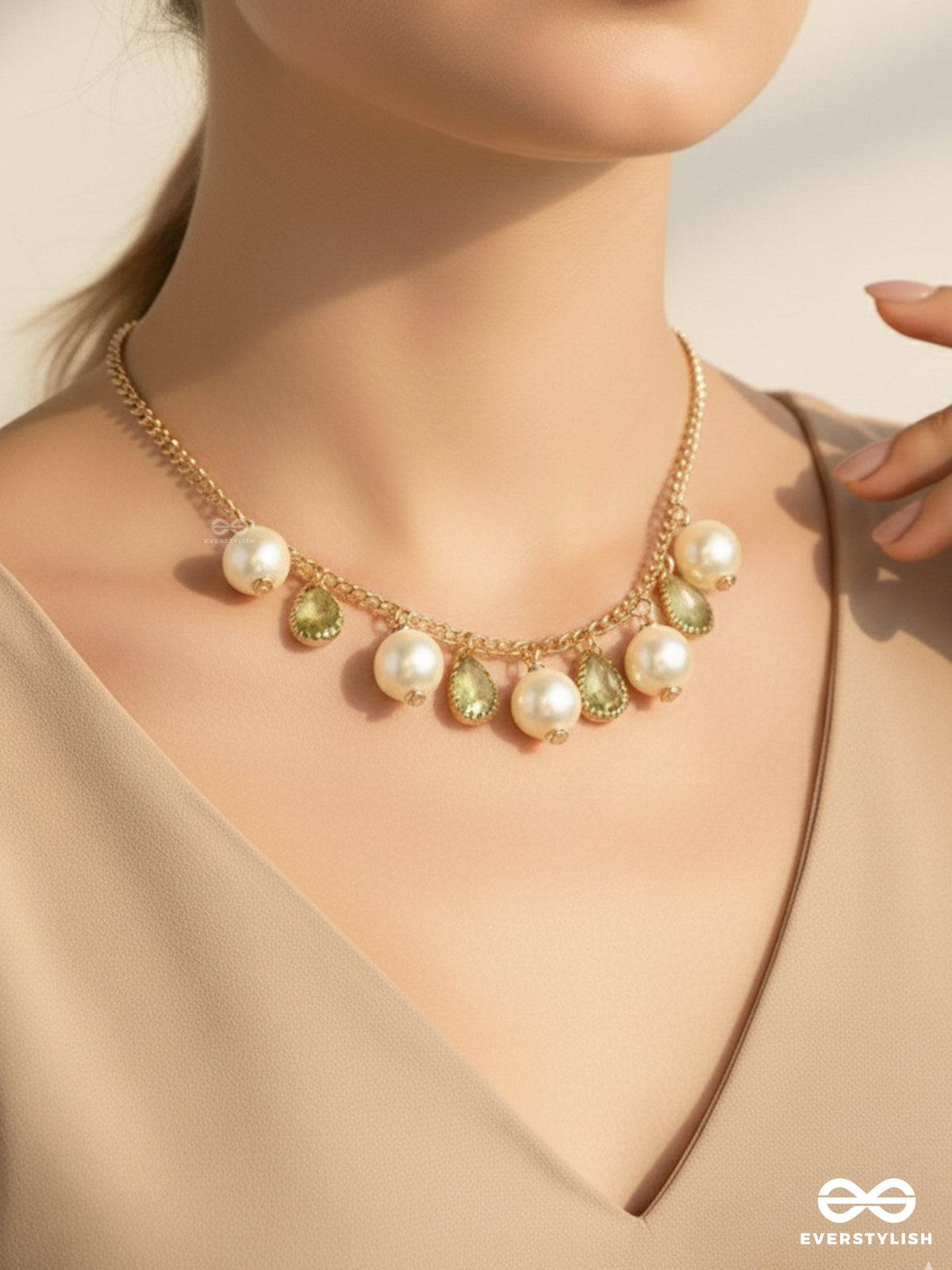 The Daisy Shrub- Golden Embellished Necklace With Anti-Tarnish Coating