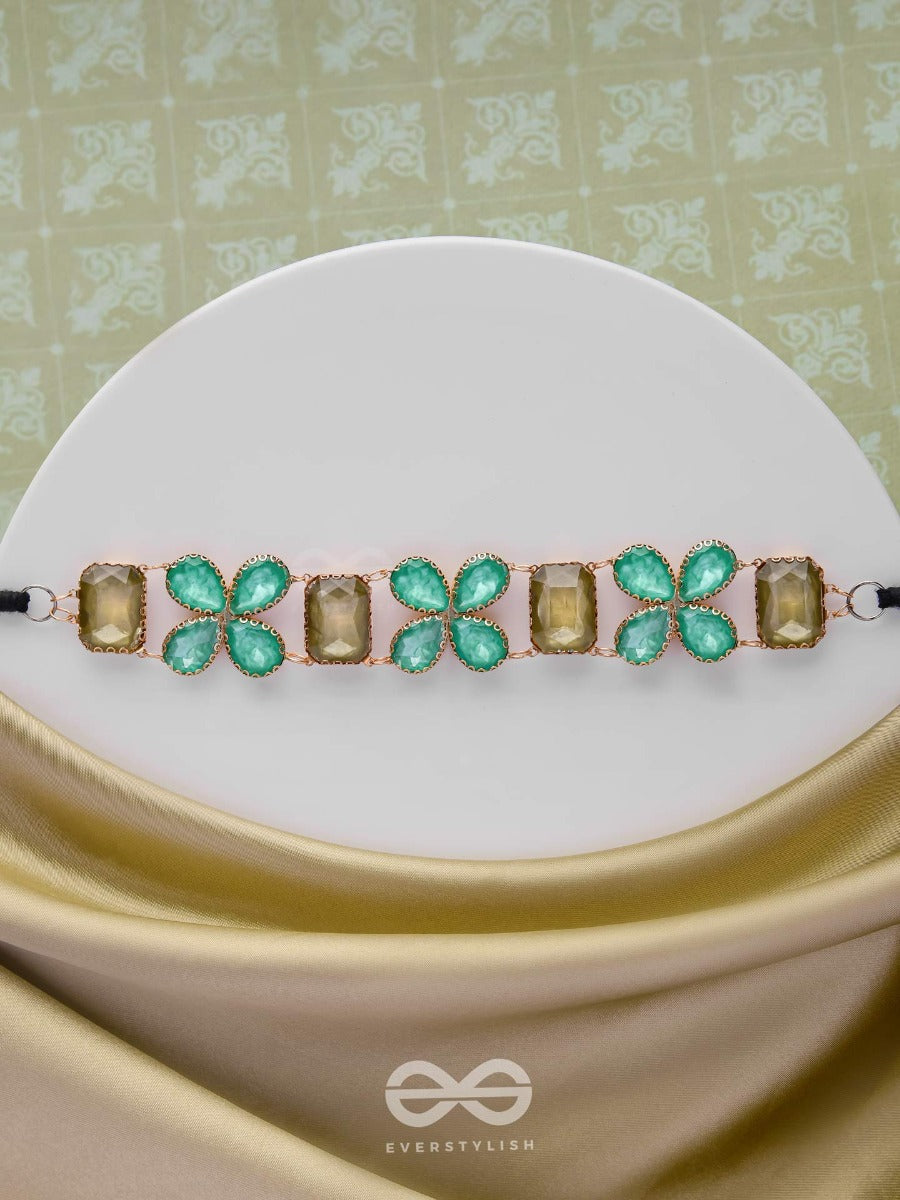 Pristine Pear Perfection - Classic And Mordern Choker