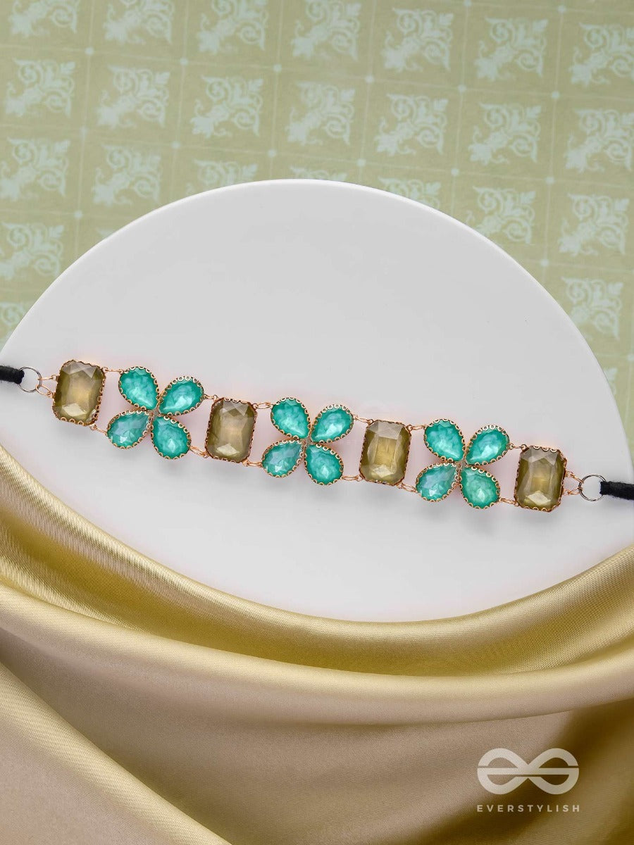 Pristine Pear Perfection - Classic And Mordern Choker