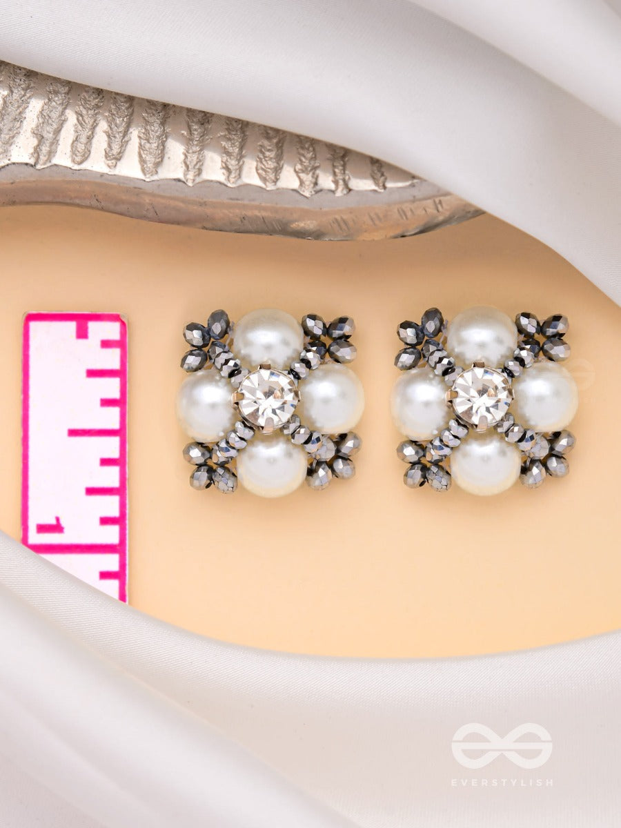 The Royal Frost - Stone & Pearl Studs