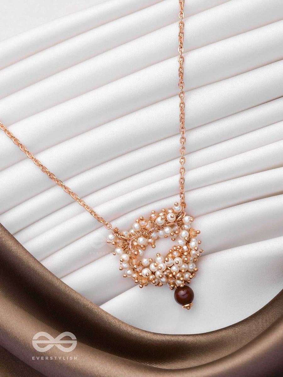 Golden Whispering Chain - Bold & Glamorous Neckpiece With Anti-Tarnish Coating