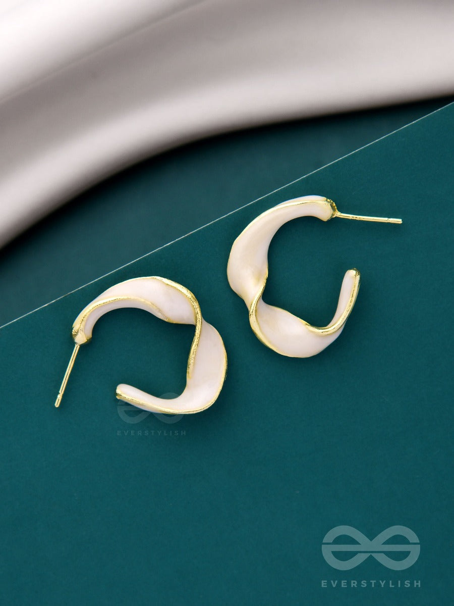 Ebb And Flow - Enamelled Twisted Studs (White)