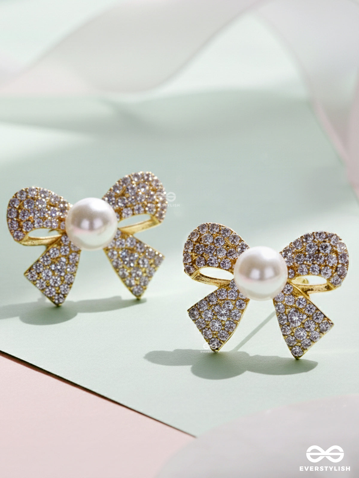 Knot-A-Lot - Golden Pearl Sparkling Studs
