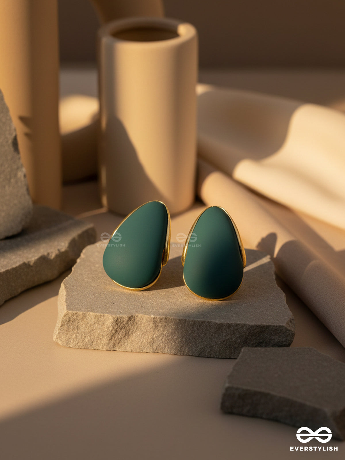 Juggle Jiggle - Teal Blue & Golden Studs