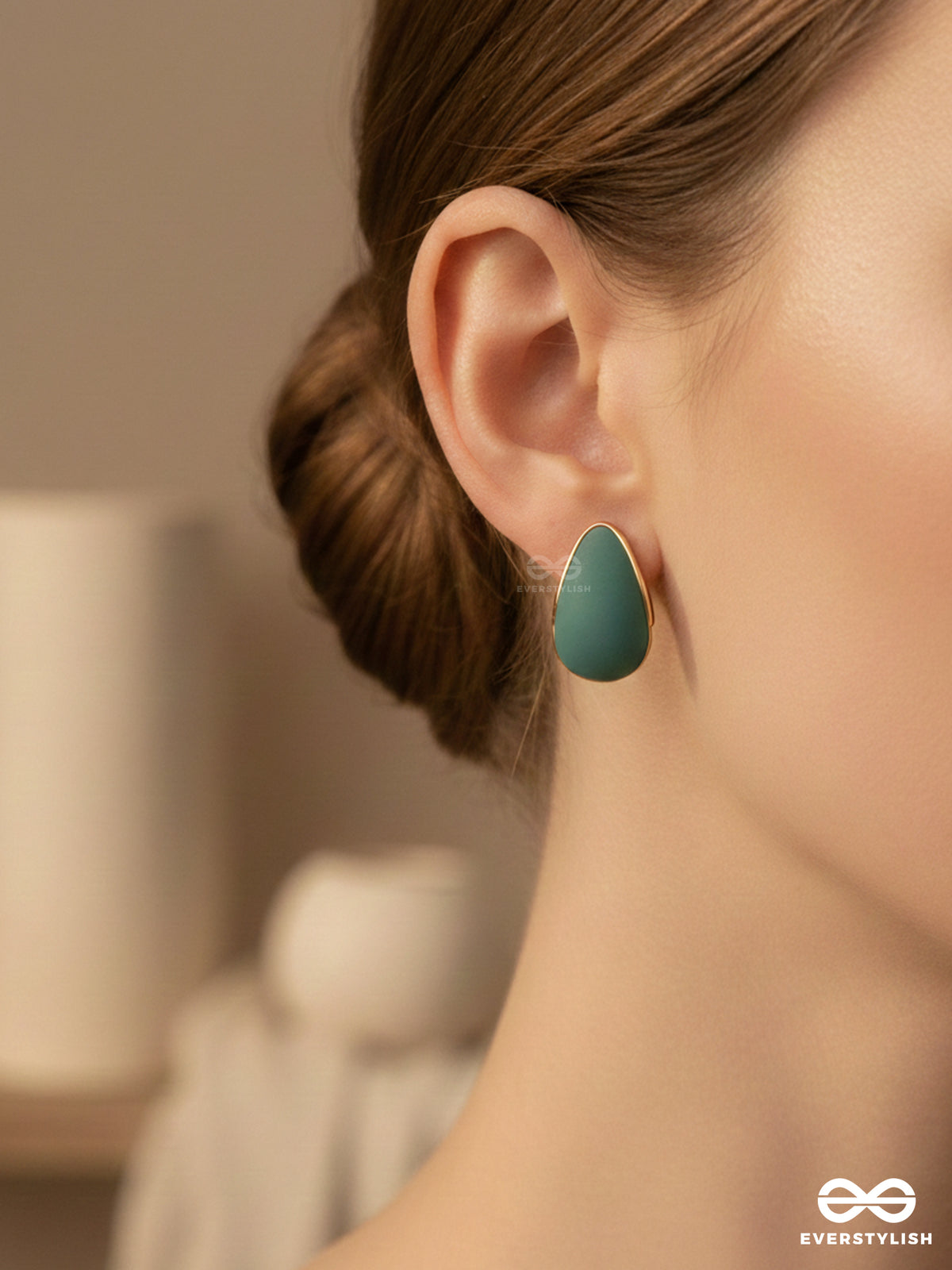 Juggle Jiggle - Teal Blue & Golden Studs