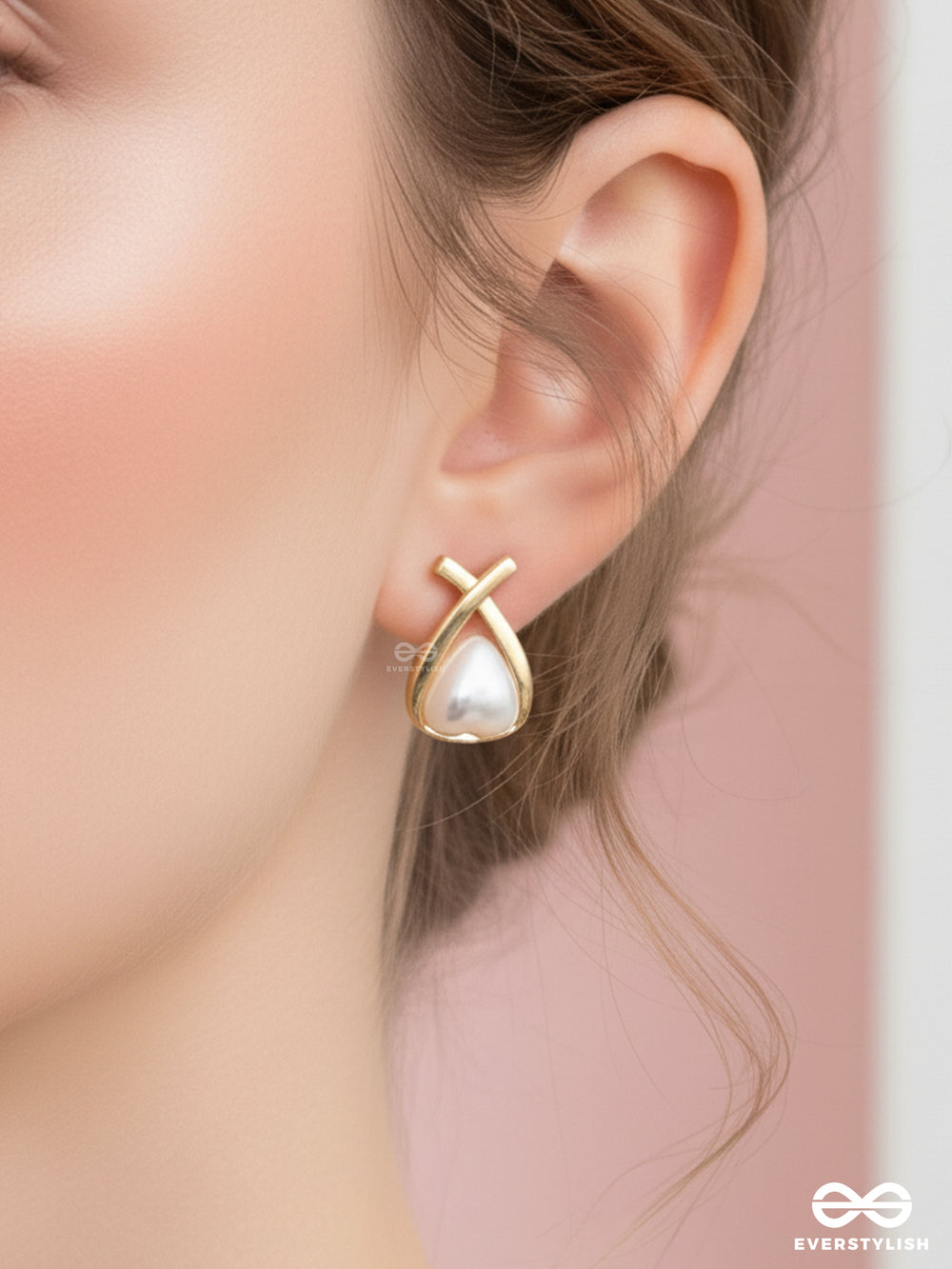 Entangled In Love - Casual Golden Studs
