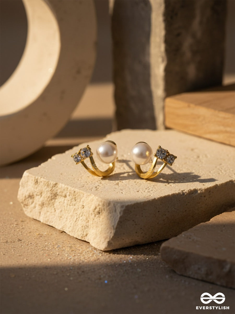 A Blinging Pearl - Golden Studs