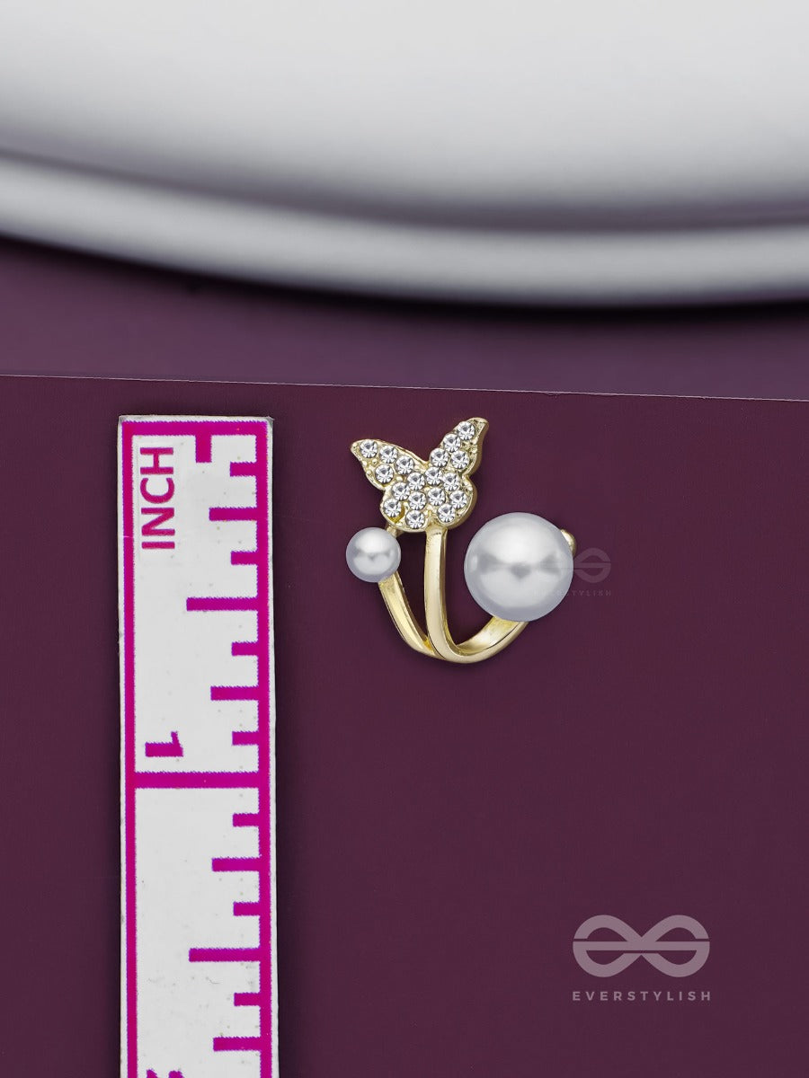 Bloom-Tastic Butterflies - Golden Pearl Studs