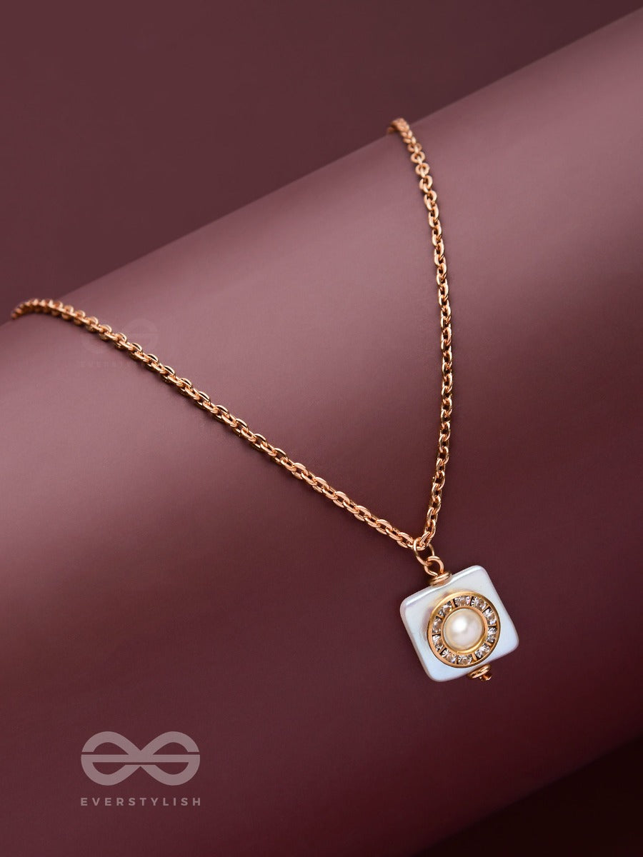 Vanilla Ice Dream - Casual White Neckpiece With Anti-Tarnish Coating