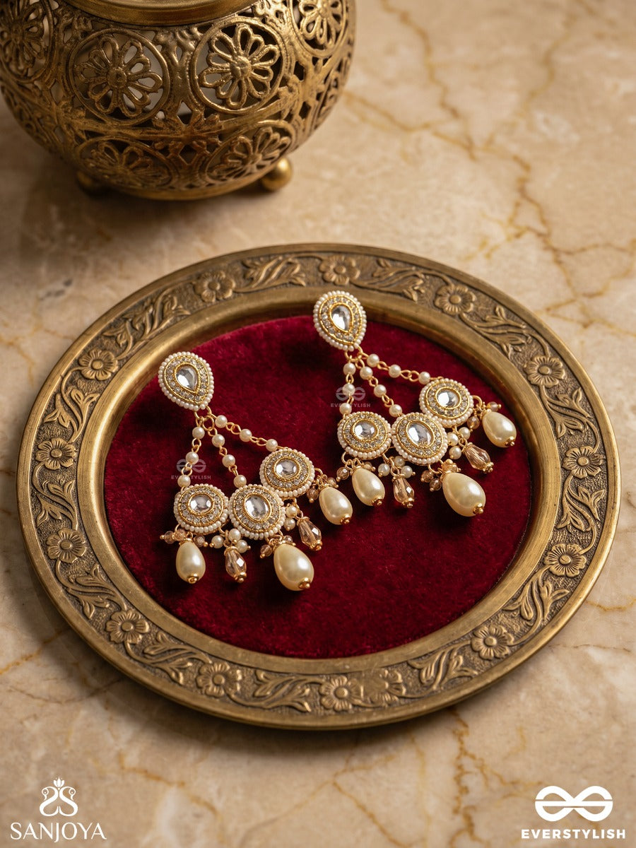 Avadata - Dazzling Giltz N Glamour - Golden Embellished Polki And Kundan Earrings