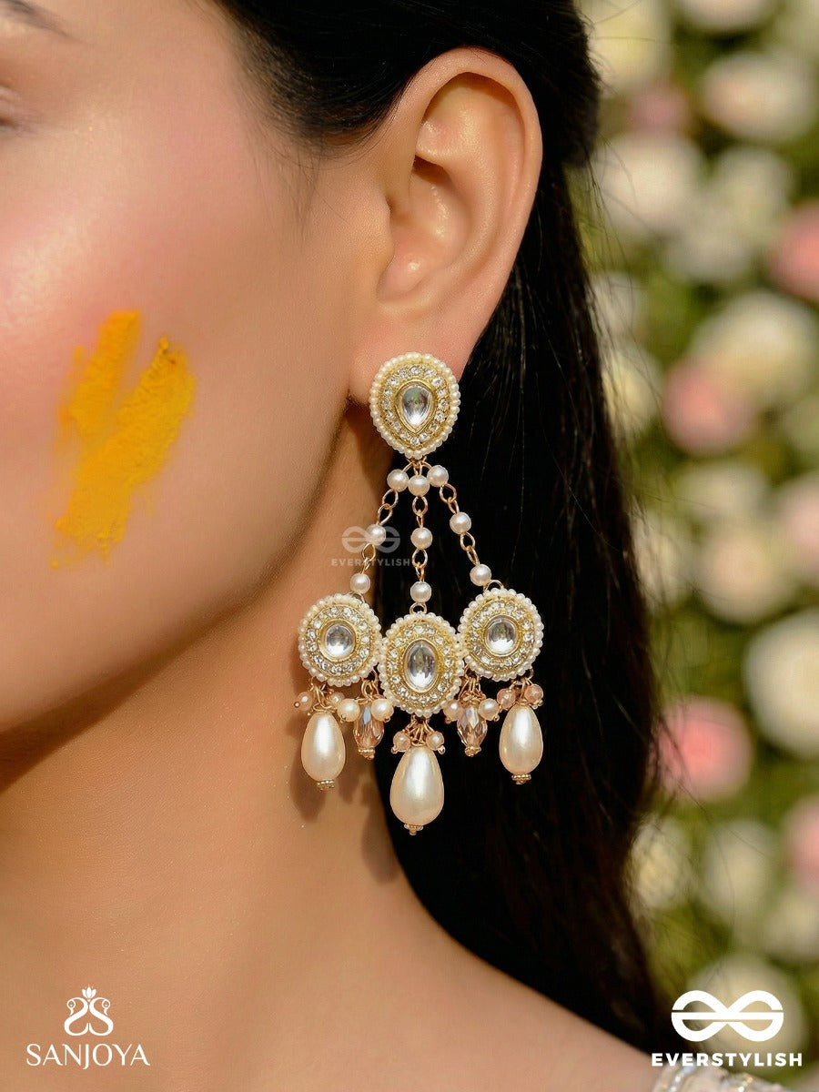 Avadata - Dazzling Giltz N Glamour - Golden Embellished Polki And Kundan Earrings