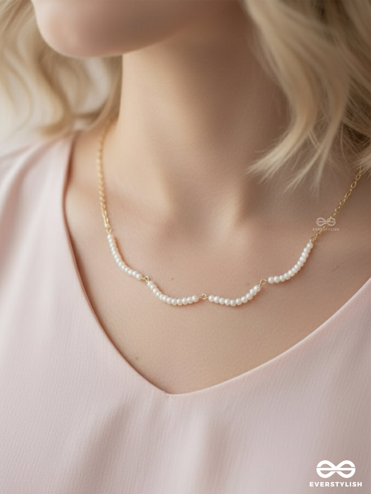 Pure Pearl Radiance - Casual Golden Neckpiece With Anti-Tarnish Coating