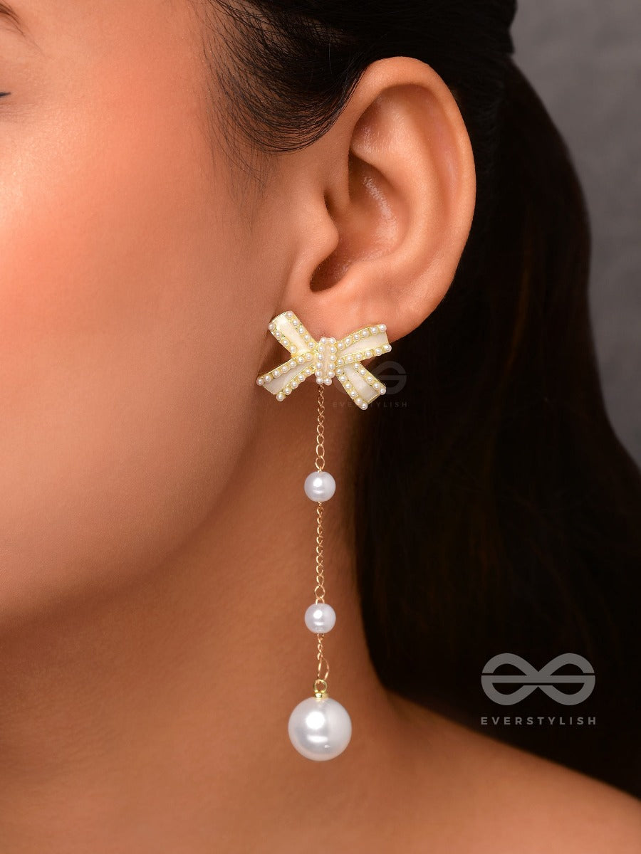 Knots Of Elegance - Golden Pearl Earrings