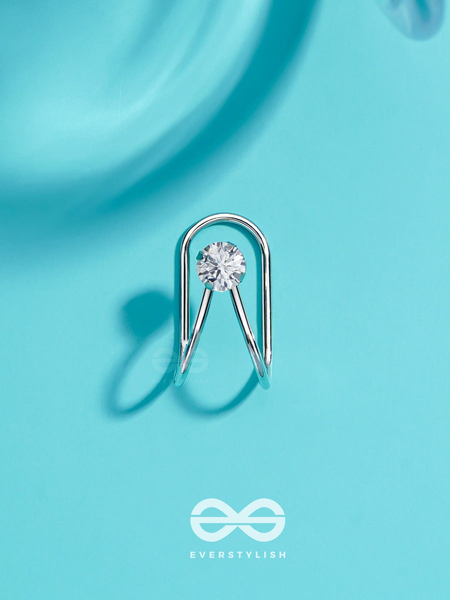 Evermore Gem Gleam - Silver Embellished Earcuff